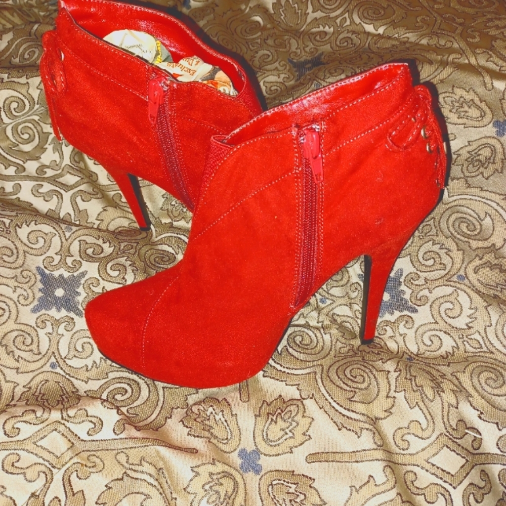 Woman's Qupid Boots